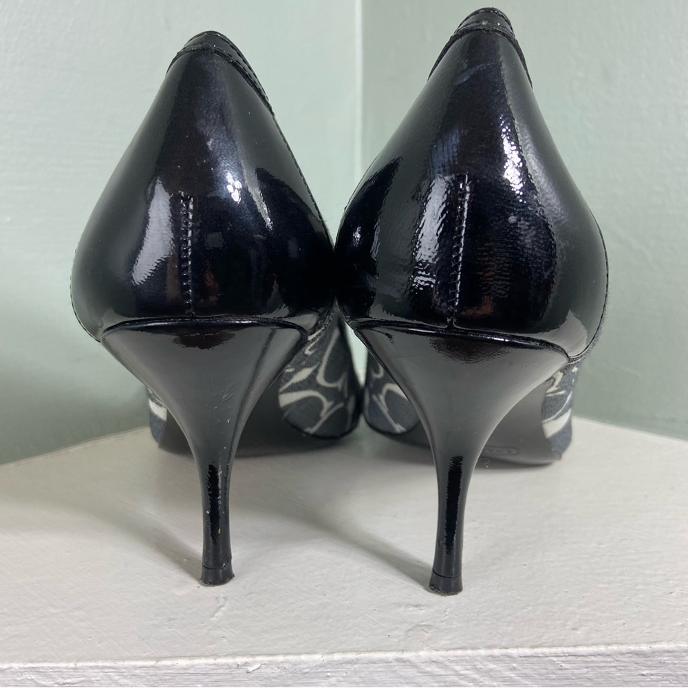 Coach Hayes Peep Open Toe Sz 7.5 Signature Fabric Black Patent Leather Heels - Picture 6 of 12
